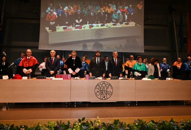 López Miras subraya el 'compromiso' del Gobierno regional con las universidades públicas al dotarlas del 'mayor presupuesto de su historia'