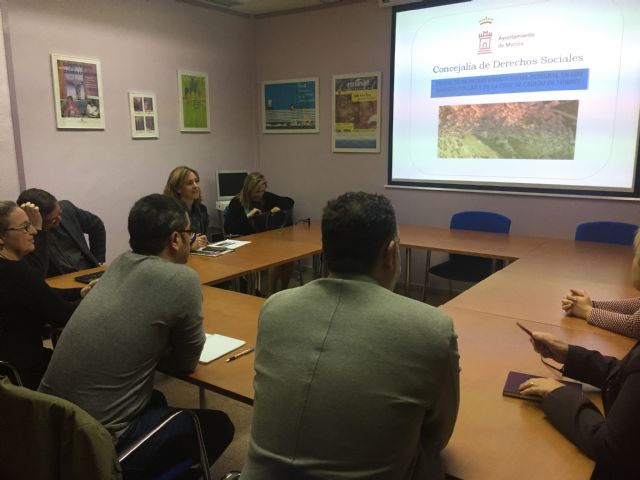 Derechos Sociales diseña un plan de intervención social para mejorar las condiciones familiares y comunitarias en dos barrios de Cabezo de Torres