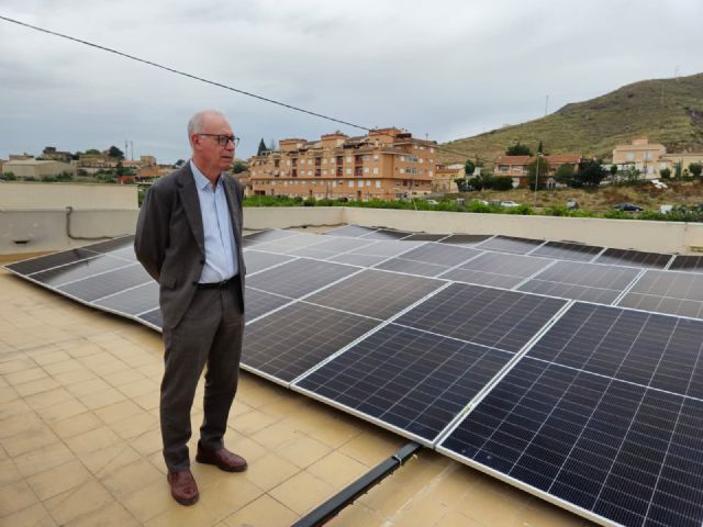 El Ayuntamiento impulsa el autoconsumo y la eficiencia energética instalando 152 placas solares en tres edificios municipales