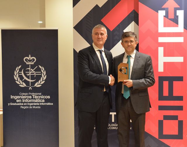 Los Informáticos premian a la UCAM por su innovación en simulación clínica aplicada a Medicina