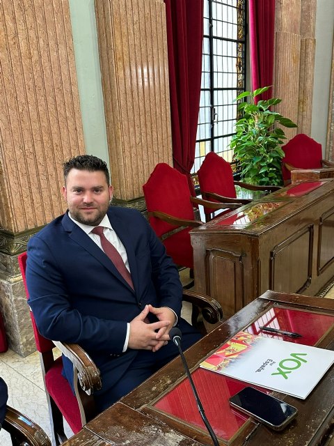 VOX: El PP incumple sus promesas de instalaciones deportivas para más de 30 barrios y pedanías