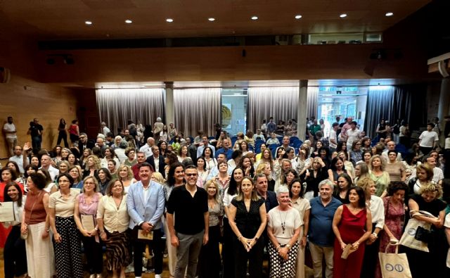 La promoción interna de casi 200 empleados públicos refuerza la profesionalización y la especialización de la Administración regional