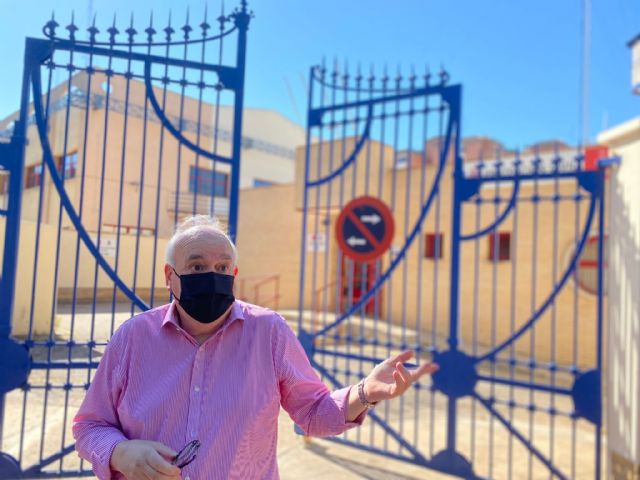 La dejadez de Mario Gómez mantiene meses bloqueada la reparación de 68 vehículos de la Policía Local