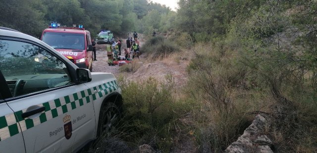 Ciclista herido en una senda de monte cercana a la Ermita del Palmeral en Sangonera La Verde