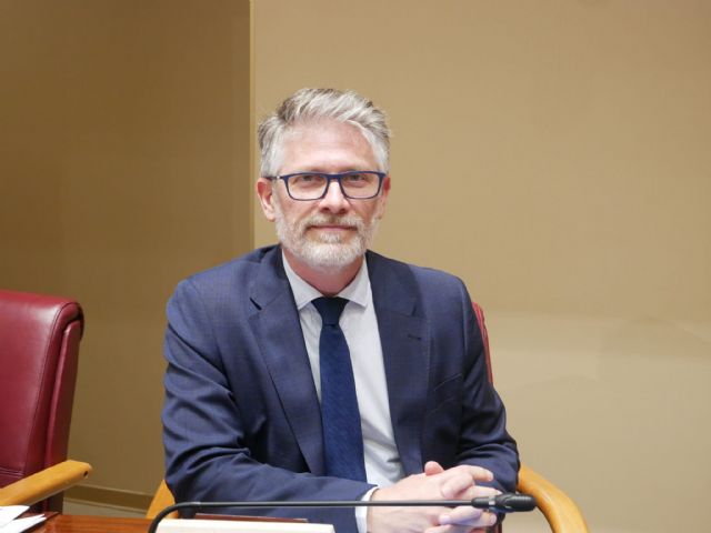 Martínez-Carrasco: 'El PSOE se empe&ntilde;a en desprestigiar un Aeropuerto Internacional que genera cada vez más empleo, riqueza y oportunidades en la Región'
