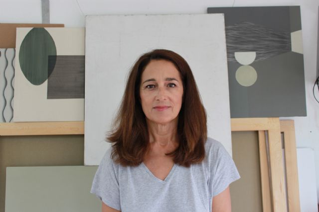 La artista Lola Berenguer gana el XX premio de pintura de la Universidad de Murcia