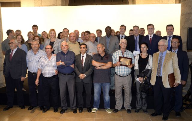 El Banco de Alimentos premia al grupo Carrefour y anima a participar en la Gran Recogida de comida del 25 y 26 de noviembre