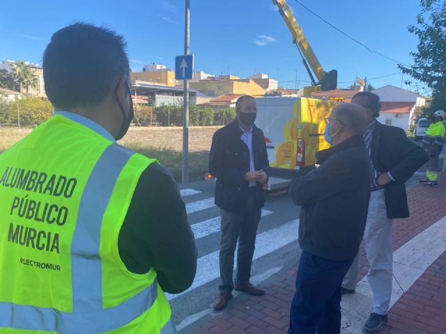 Las pedanías renuevan el alumbrado público, mejorando la visibilidad y la seguridad de los vecinos