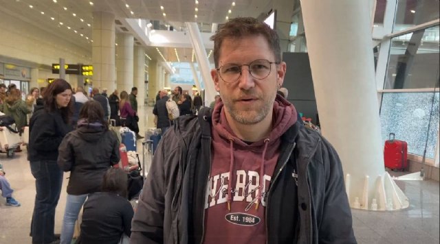 La expedición murciana con destino a los campamentos saharauis aterriza en Argel de camino a Tindouf