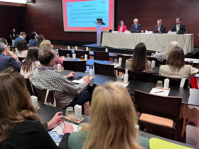 Una jornada científica analiza el papel de las oficinas de farmacia en el seguimiento y prevención de enfermedades