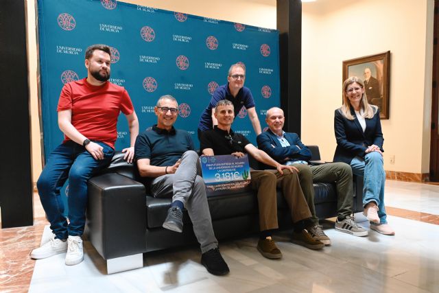 El Acuario de la UMU recibe una donación del Fan Futura Fest que dedicará al proyecto de recuperación de la nacra