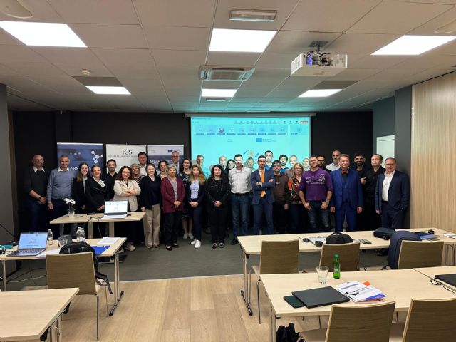 Murcia refuerza su liderazgo europeo en seguridad: la Policía Local participa en la reunión del proyecto ARIEN en Maribor