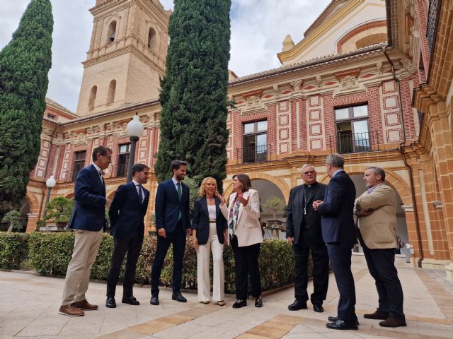 La UCAM inaugura el restaurado claustro de su Campus de Murcia