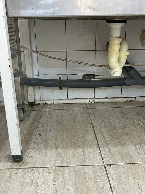 El colegio de Corvera necesita mantenimiento intensivo para recuperar unas instalaciones dignas