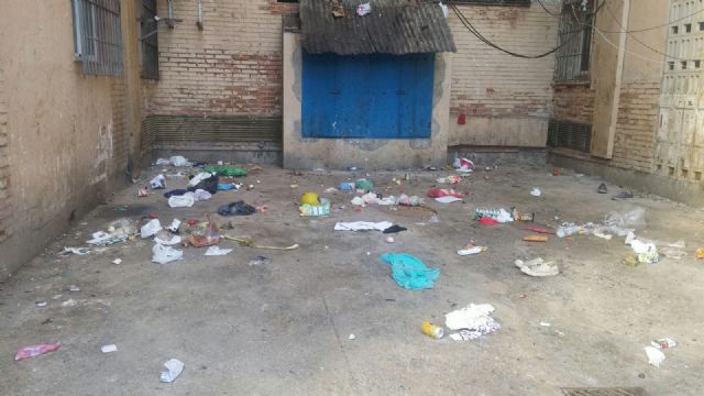 El PSOE acusa a Ballesta de no querer solucionar el problema social de fondo en La Fama