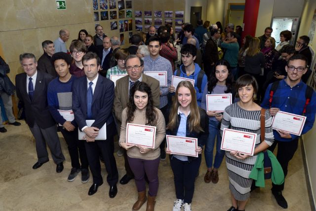 Entregadas las becas Pablo Artal para estudiantes con talento en Ciencias