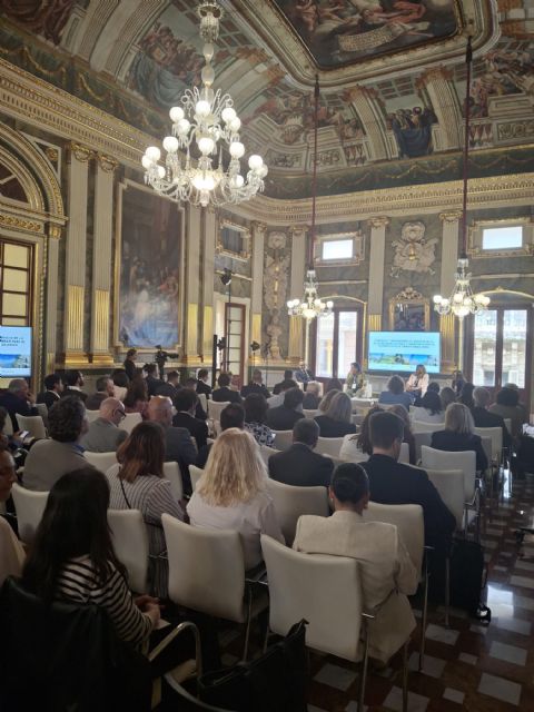 La Región explora nuevas vías para seguir reforzando su conectividad internacional durante una jornada profesional con AENA