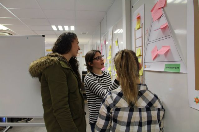 Más de 100 alumnos y titulados de la UCAM se forman en materia de empleo