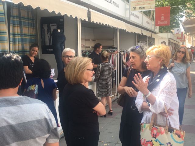 La tercera Feria Murcia Centro Verano llega a la Avenida Alfonso X con descuentos de hasta un 50%