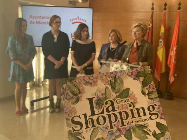 La Gran Shopping del Verano congrega a más de 60 comercios murcianos