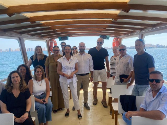 Un nuevo motor de reservas permite contratar 30 experiencias y vivencias de turismo azul a lo largo de los 250 kilómetros del litoral regional