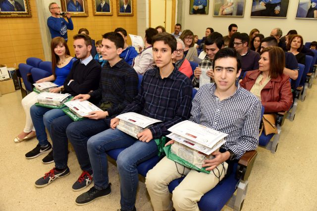 Estudiantes murcianos participan este fin de semana en la Olimpiada Nacional de Física
