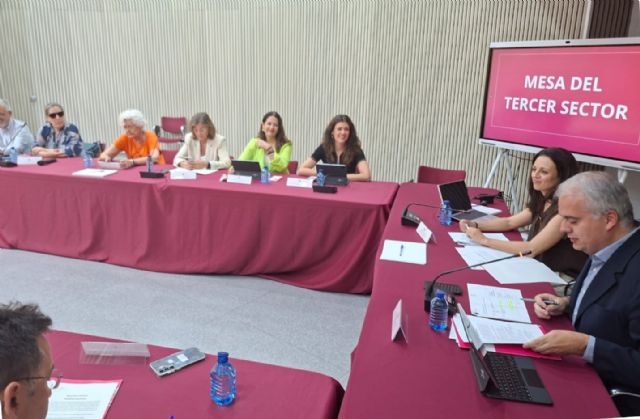 Política Social pone en marcha una veintena de proyectos sociales con fondos FSE+ y autonómicos que benefician a 90.000 personas