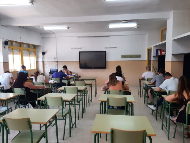 880 personas mayores de 18 a&ntilde;os se presentan a las pruebas para obtener el título de graduado en ESO
