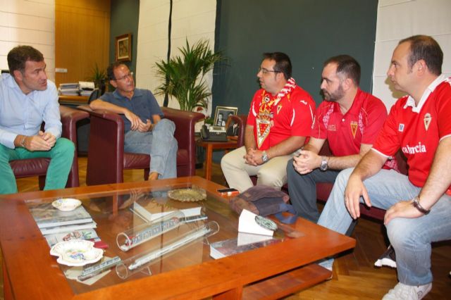 El Alcalde apela a la unidad de todos para que el Real Murcia conserve 'lo que se ha ganado deportivamente'