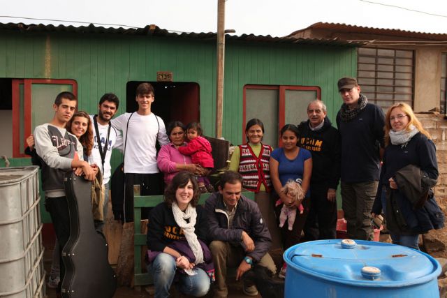 La UCAM realiza labores de cooperación y voluntariado en Perú