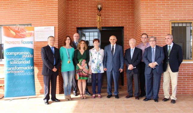 El presidente Alberto Garre visita el centro de Proyecto Hombre en El Palmar