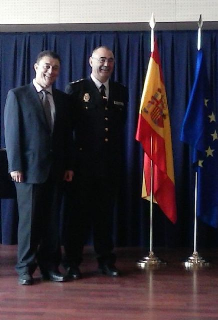 El Secretario de Estado de Seguridad distingue al Delegado de Participación Ciudadana de la Policía Nacional en Murcia