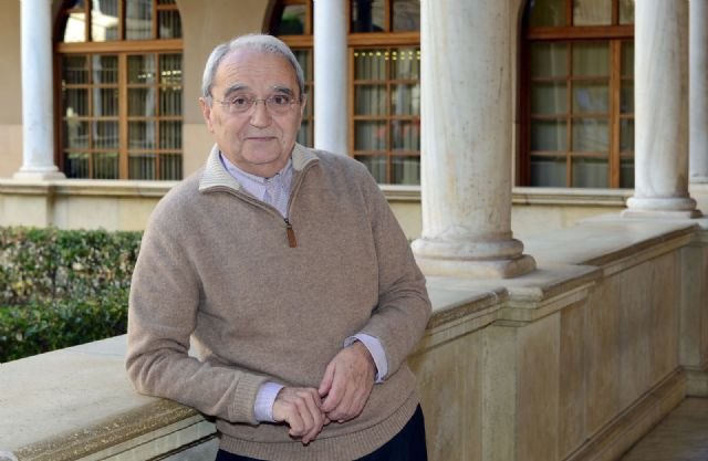 El catedrático de Derecho de la Universidad de Murcia Enrique Gacto, nuevo miembro de la Real Academia Alfonso X
