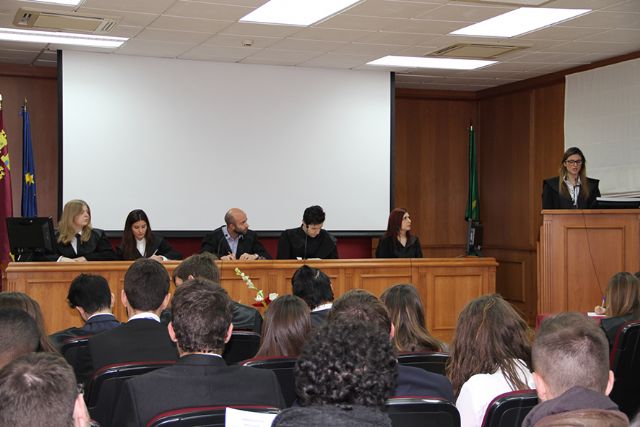 Los estudiantes de Derecho representan uno de los grandes juicios de la humanidad, los procesos de Nuremberg