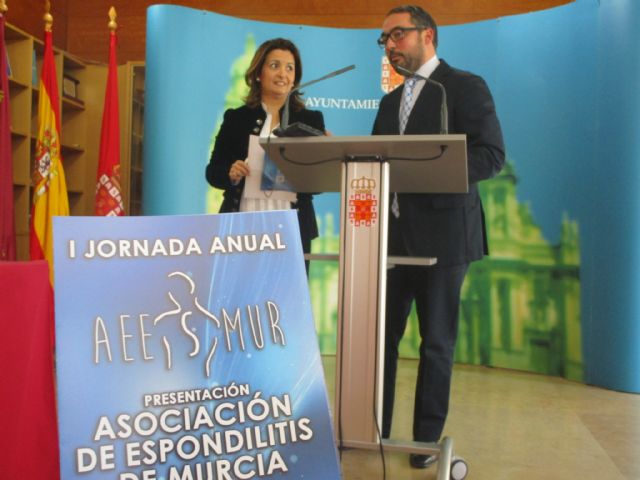 Una jornada gratuita dará a conocer la Asociación de Espondilitis de Murcia el próximo sábado