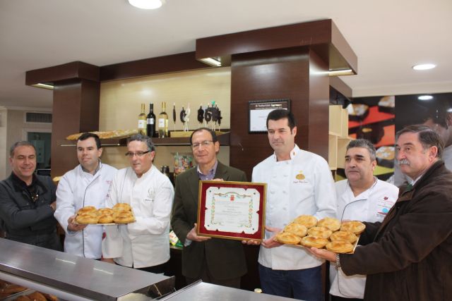 El Alcalde presenta el premio ´Mejor Pastel de Carne 2014´ que ensalza las bondades de esta joya gastronómica