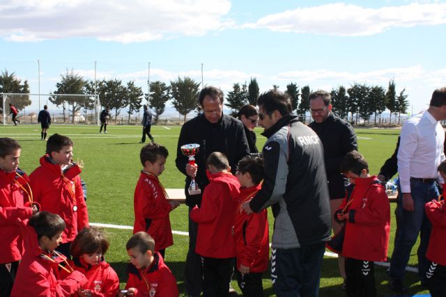El Alcalde inaugura en Corvera el 33 campo de fútbol municipal dotado de césped artificial