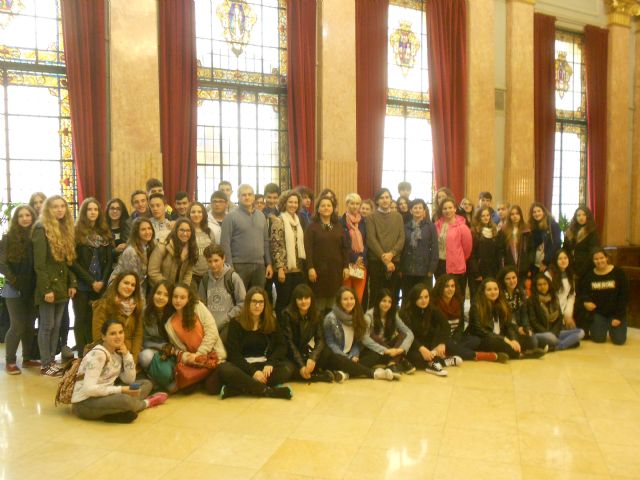 Estudiantes del colegio Santa Isabel de Alquerías participan en un proyecto Comenius