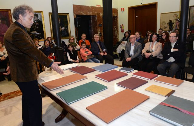 El pintor Pedro Cano ofrece una conferencia en el ciclo Reencuentros con nuestros Doctores Honoris Causa