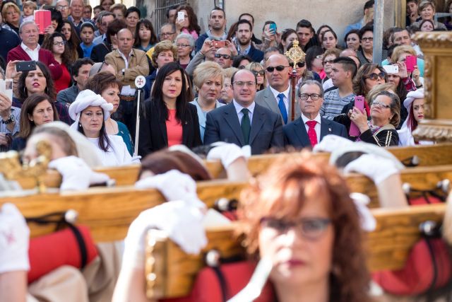 Pedro Antonio Sánchez asiste a la procesión de Domingo de Resurrección de Torreagüera