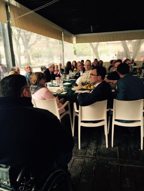 El Alcalde desayuna con vecinos para tratar asuntos estratégicos para el municipio
