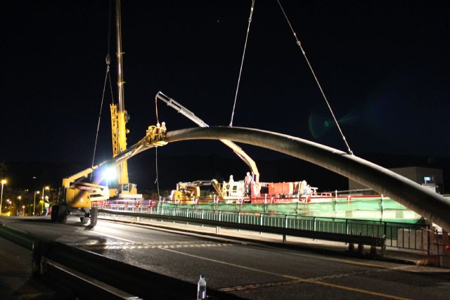 Urbamusa instala el arco de la autovía A-30 que conecta el acceso a El Palmar y la Costera Sur