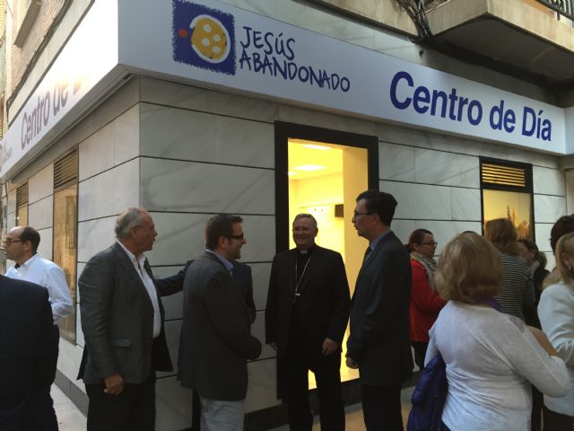 El nuevo Centro de Día de Jesús Abandonado ofrece un espacio al que acudir las personas que no disponen de otra estancia