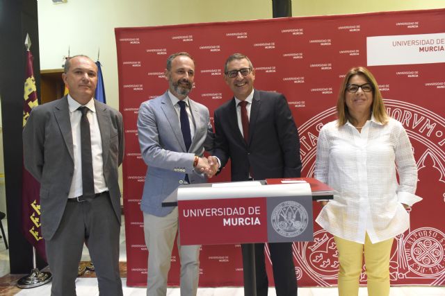 La Universidad de Murcia renueva su compromiso con la investigación y promoción de la Responsabilidad Social Corporativa