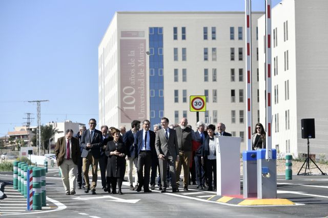 La Universidad de Murcia inaugura un nuevo acceso al aparcamiento de Ciencias de la Salud