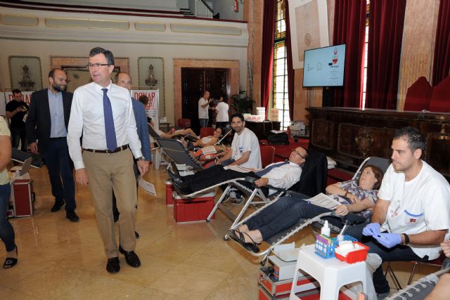 Más de 200 personas muestran su solidaridad donando sangre en la jornada matinal deI Maratón de Murcia