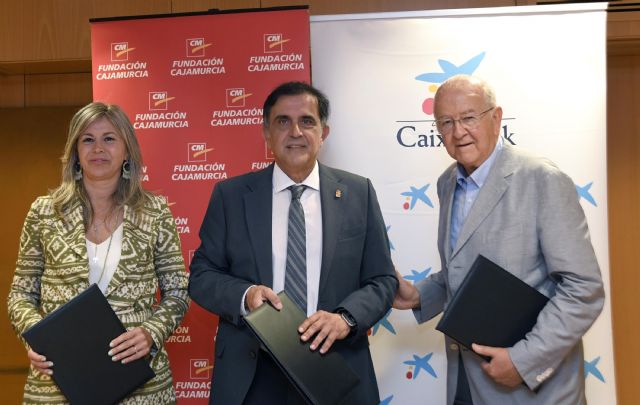 El Ayuntamiento y Fundación CajaMurcia y CaixaBank colaboran para digitalizar los 75 Centros Sociales de Mayores de Murcia