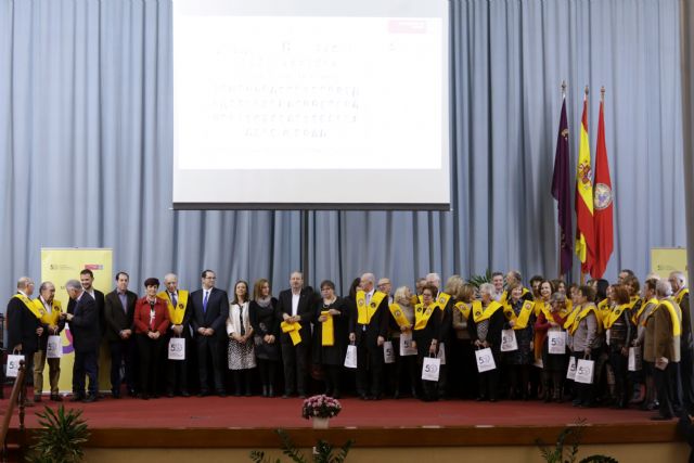 La Universidad de Murcia rinde homenaje a las personas que pusieron en marcha e hicieron crecer la Facultad de Medicina