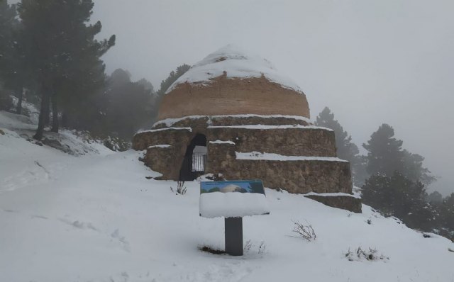 La nieve caída en Sierra Espuña deja preciosas imágenes en los Pozos de la Nieve