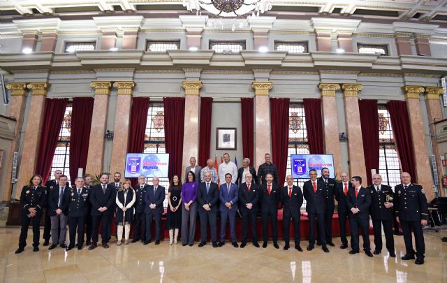 El Alcalde Serrano anuncia la convocatoria de 41 nuevas plazas de bombero y 20 de conductores
